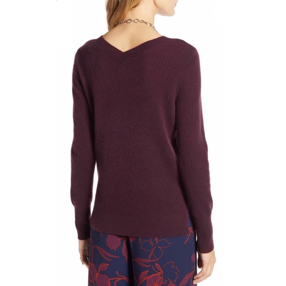HALOGEN | Double V Cashmere Sweater - Picture 8 of 8